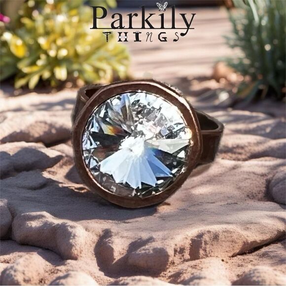 Handcrafted sparkly ring made with Swarovski crystal adjustable fit - Picture 1 of 3